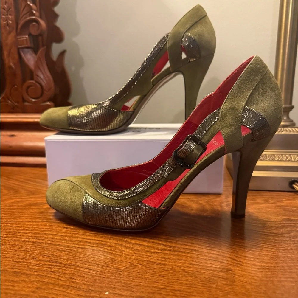 Fendi Green Suede Leather/Gold Metallic Cut Out 4” Pump Heels Size 38/8 $ - Picture 6 of 14
